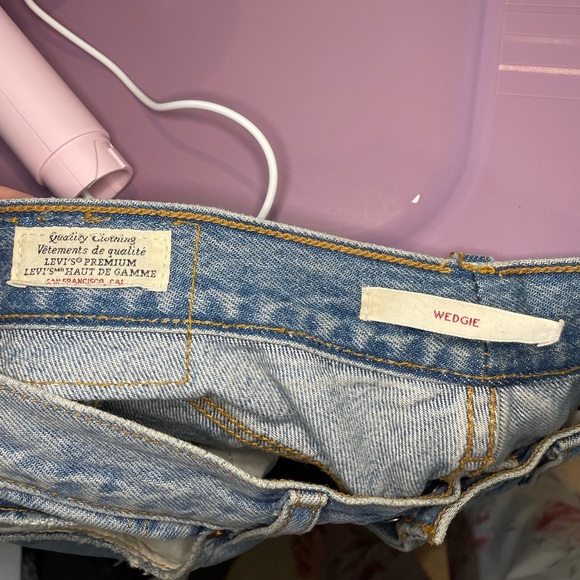 LEVIS ripped jeans - Picture 2 of 8